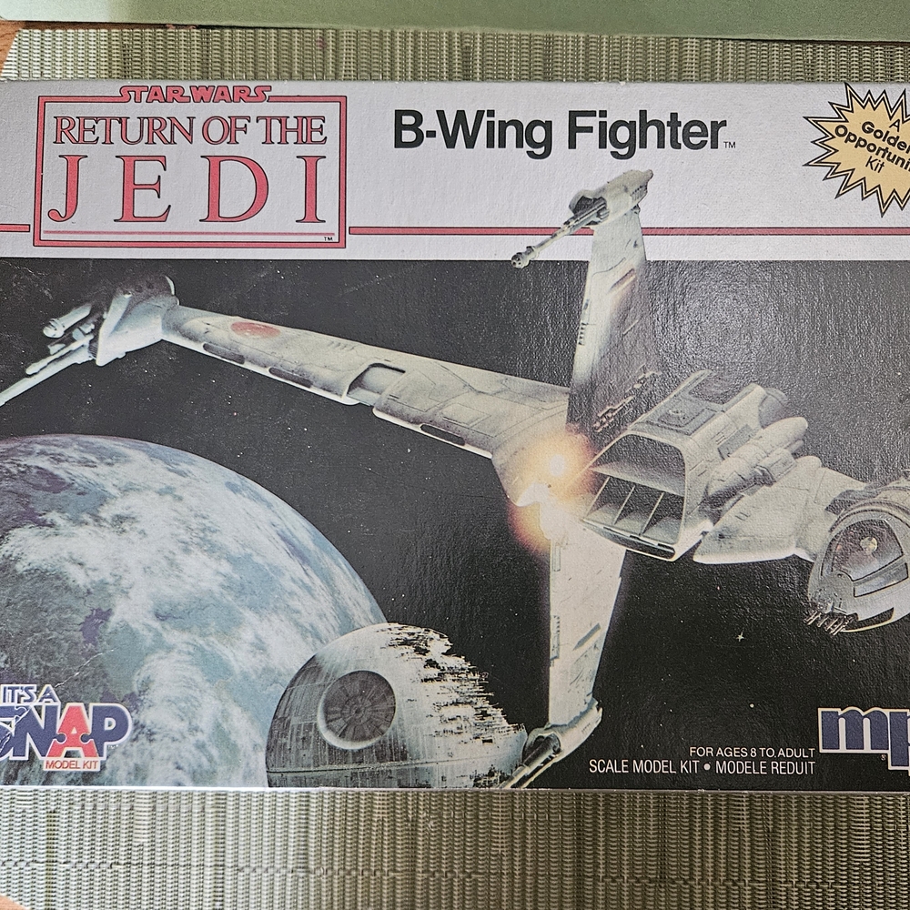 Star Wars B-Wing Fighter Model Kit